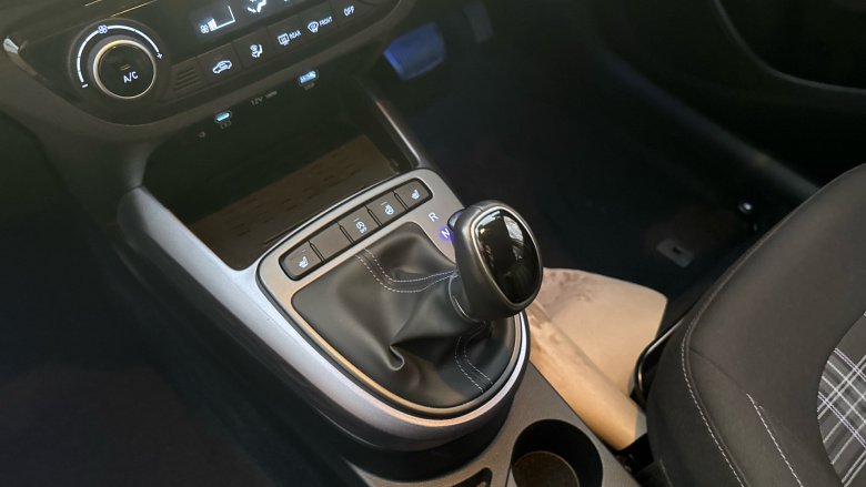 Hyundai i10 1.0 MPi Premium 5dr Auto Petrol Hatchback